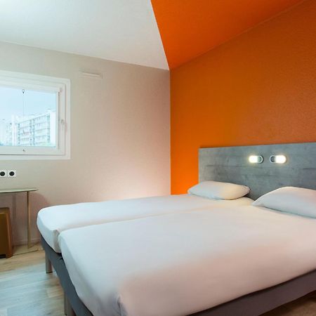 Ibis Budget Bourgoin Jallieu Centre מראה חיצוני תמונה