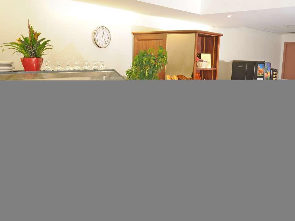 Ibis Budget Bourgoin Jallieu Centre מסעדה תמונה