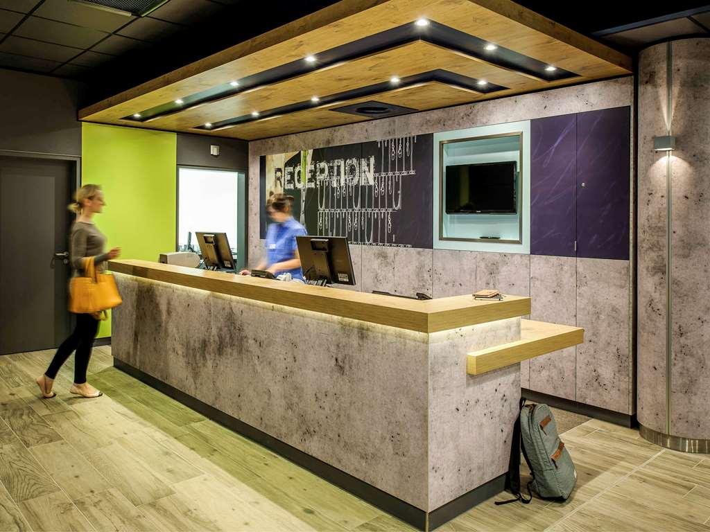 Ibis Budget Bourgoin Jallieu Centre מראה חיצוני תמונה