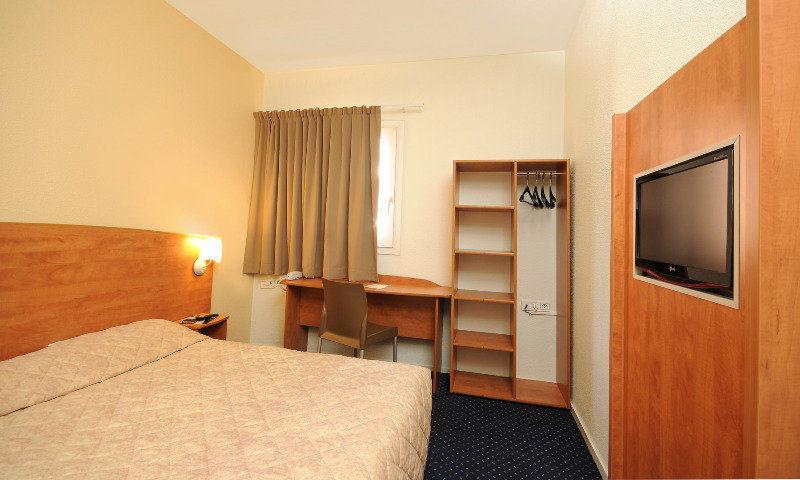Ibis Budget Bourgoin Jallieu Centre מראה חיצוני תמונה